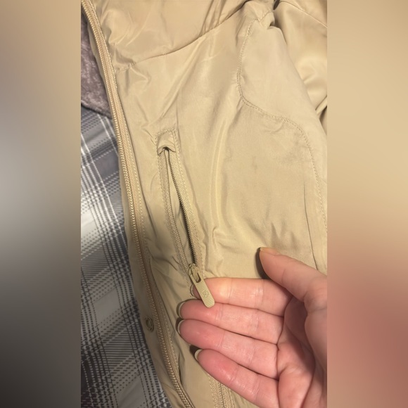 Lululemon Wunder Puff Super-Cropped Jacket
Trench - 14 - W4CB8S - Picture 13 of 16